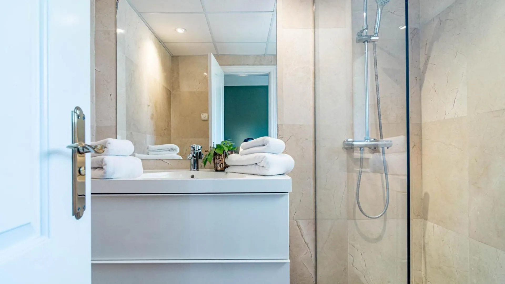 Lbp3- Comfortable Holiday Home, Golf Valley Marbella 0*,  Hiszpania