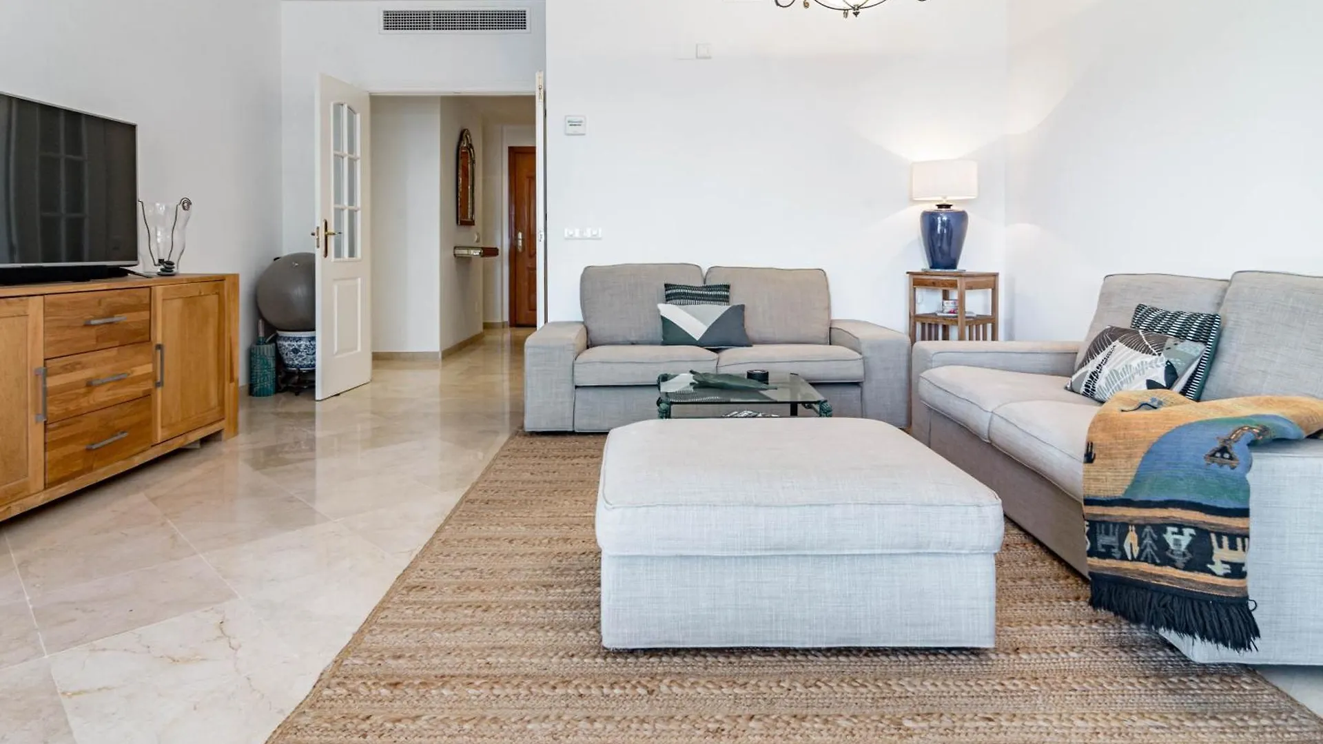 Lbp3- Comfortable Holiday Home, Golf Valley Marbella Apartament
