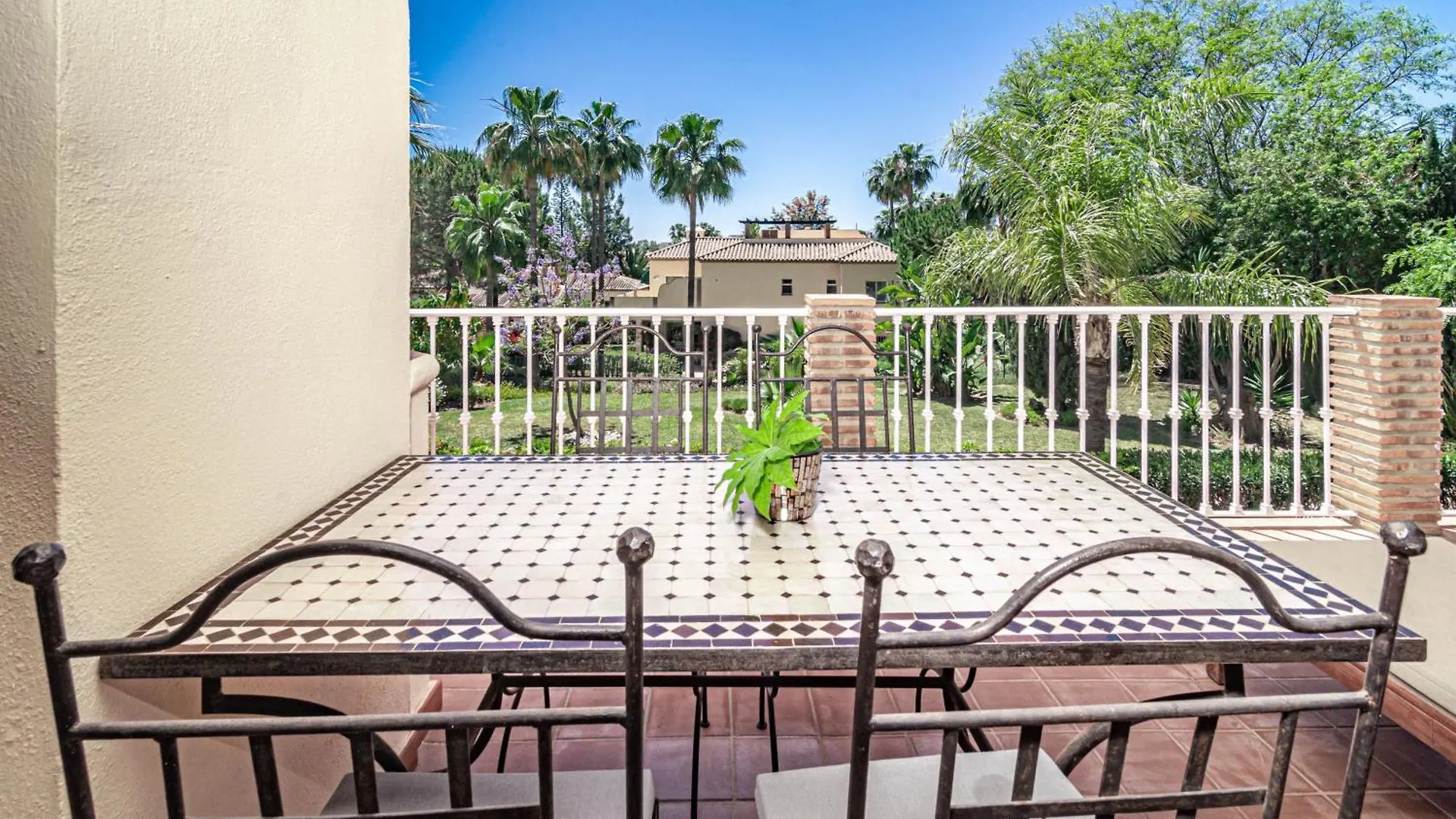 Lbp3- Comfortable Holiday Home, Golf Valley Marbella Apartament